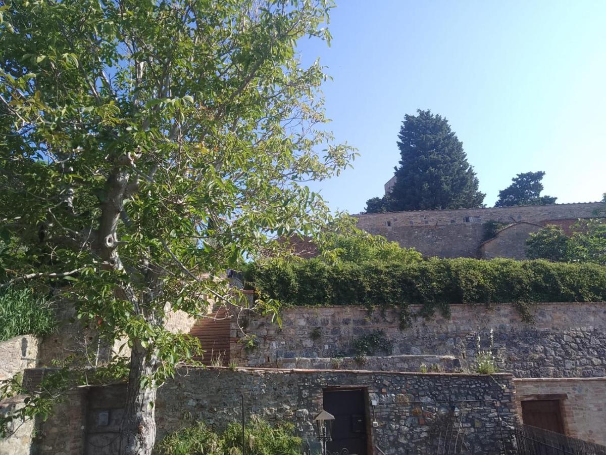 Апартаменты La Casina Tra Le Torri Сан-Джиминьяно Экстерьер фото